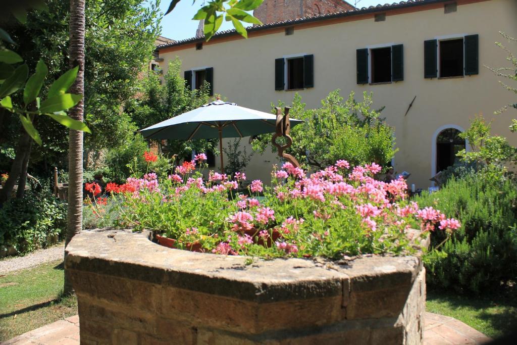 Готель Il Giardino Segreto П'єнца Екстер'єр фото