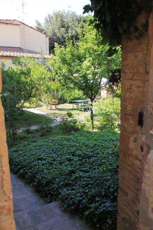 Готель Il Giardino Segreto П'єнца Екстер'єр фото